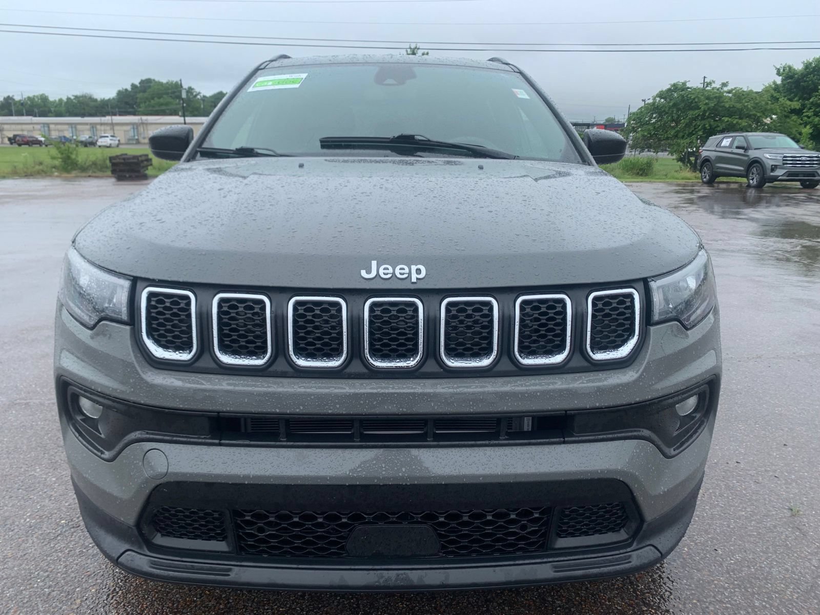 Used 2023 Jeep Compass Latitude AWD/4WD image 2