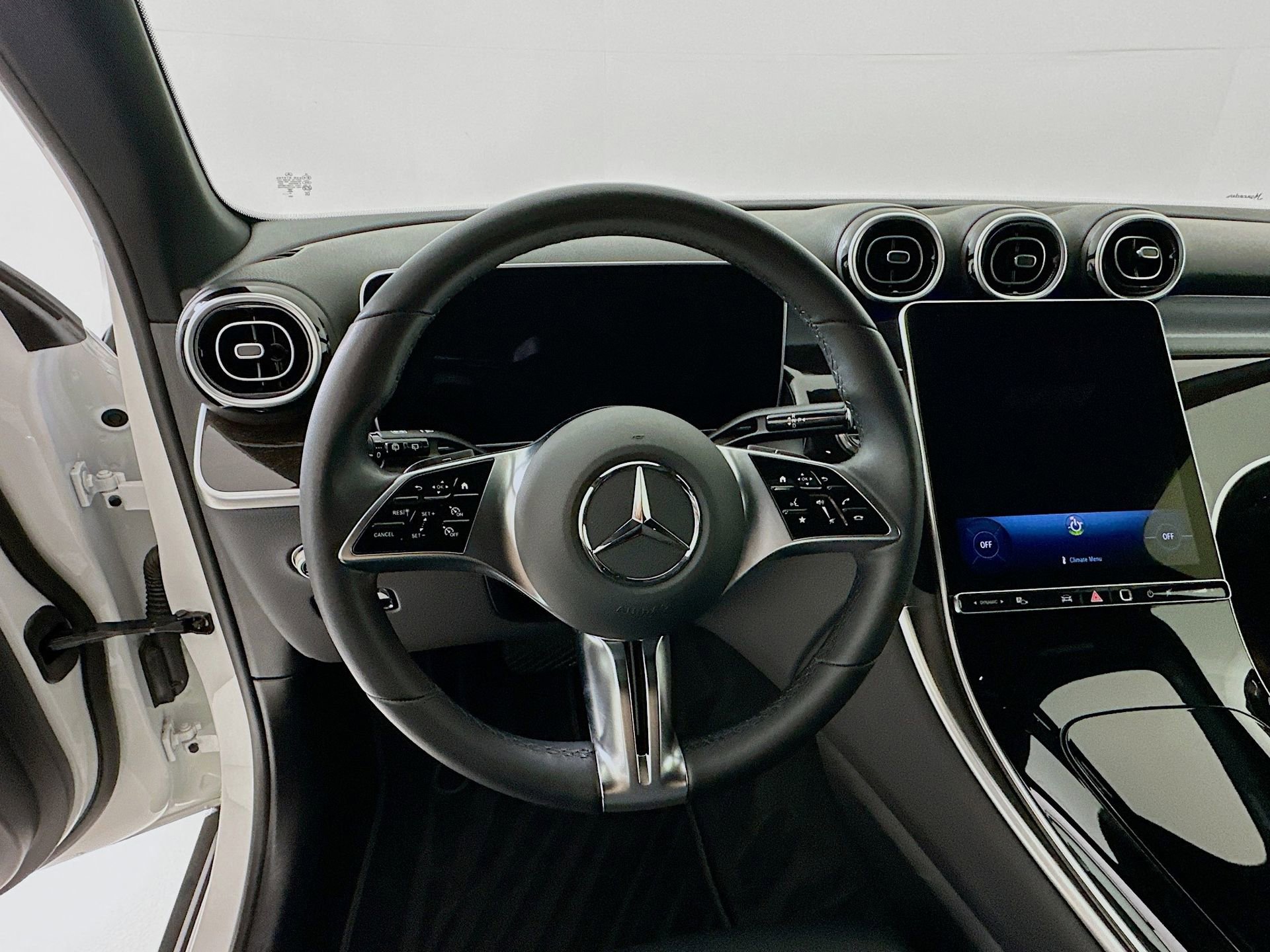 Certified 2025 Mercedes-Benz GLC 300 image 12