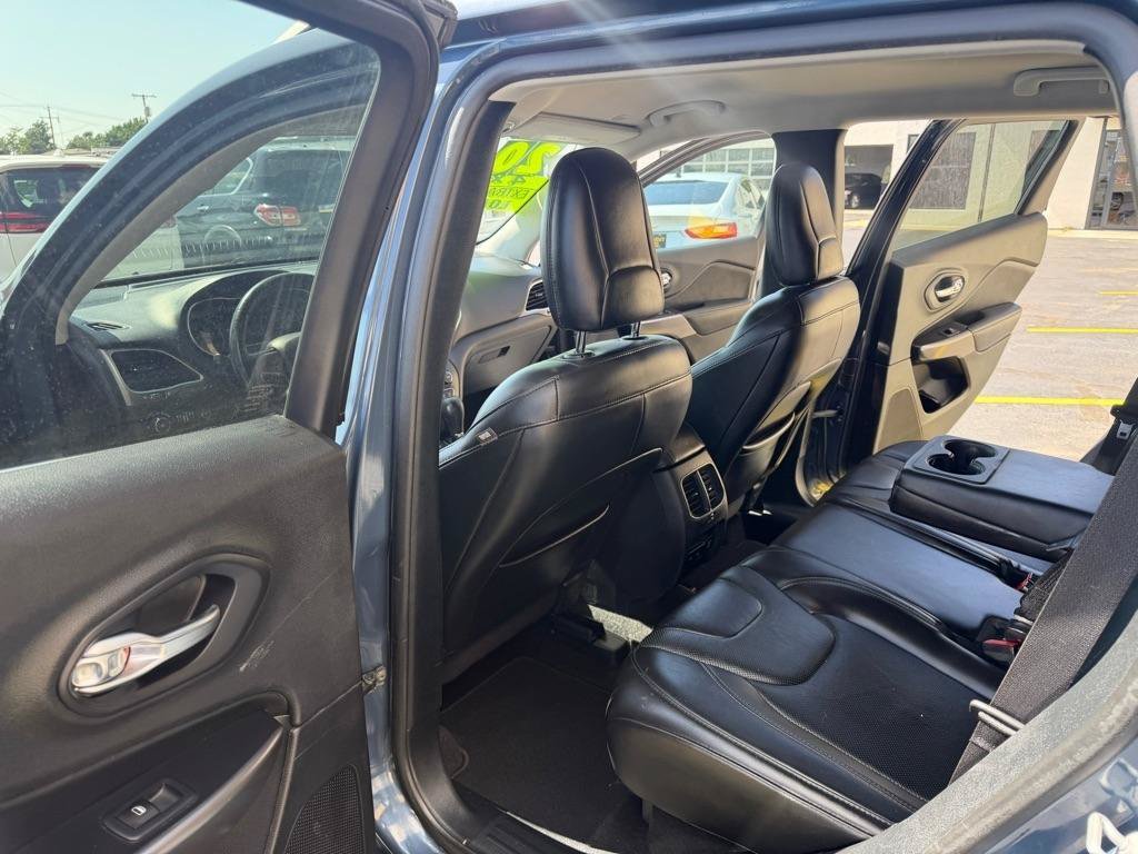 Used 2020 Jeep Cherokee Limited AWD/4WD image 12