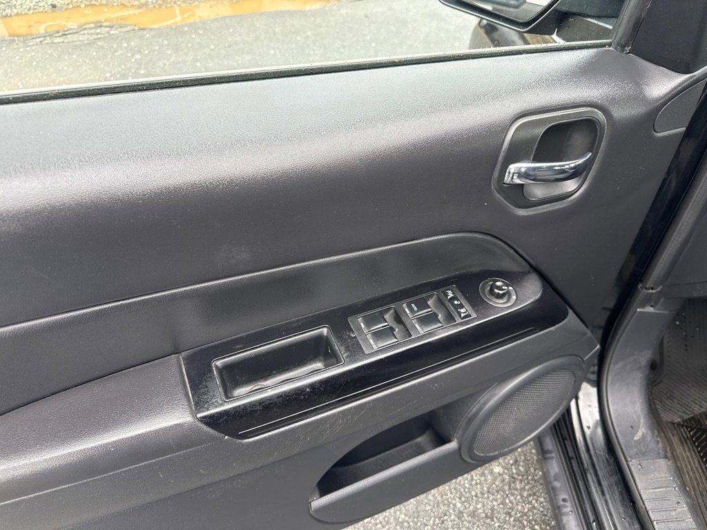 Used 2017 Jeep Patriot Latitude image 10