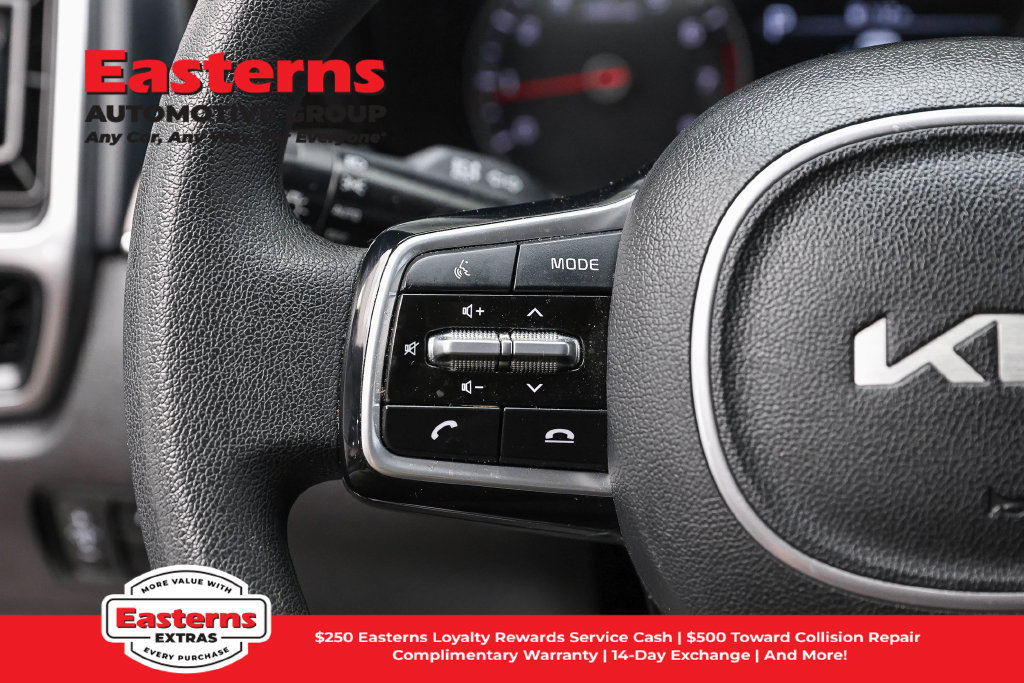 Used 2023 Kia Sorento LX AWD/4WD image 15