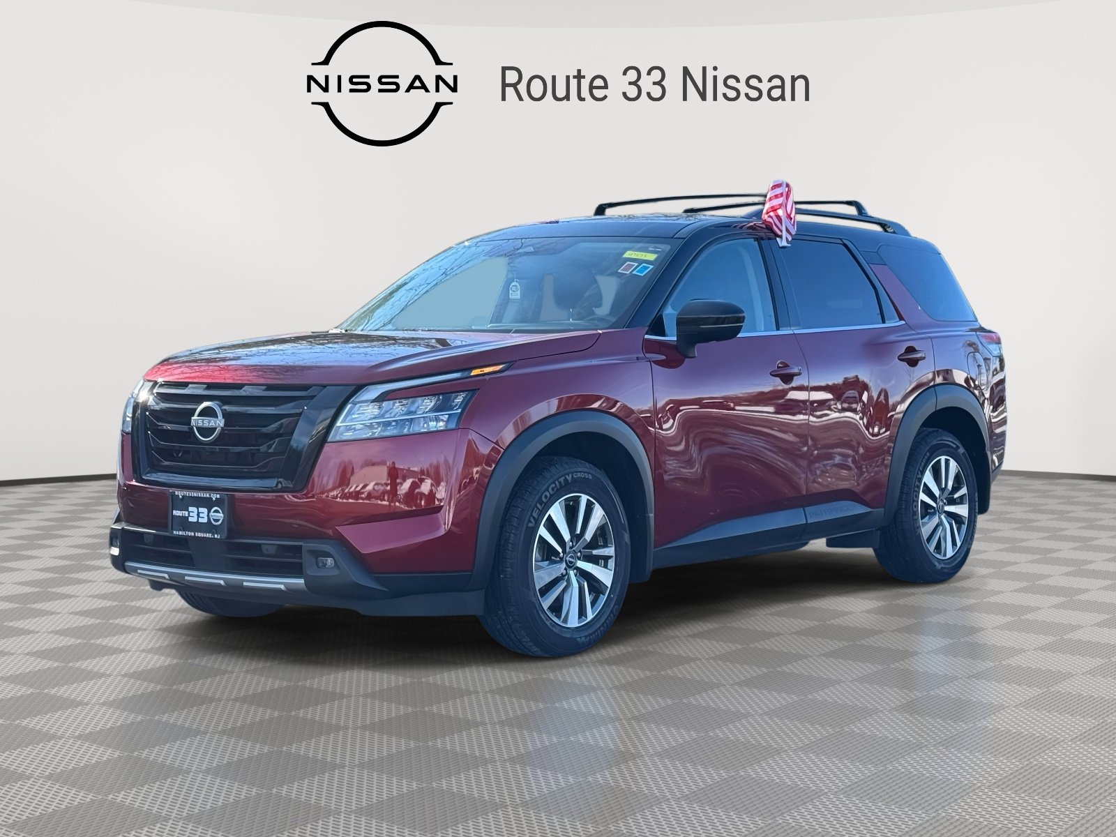 Used 2023 Nissan Pathfinder SL w/ Black Appearance Package AWD/4WD image 2