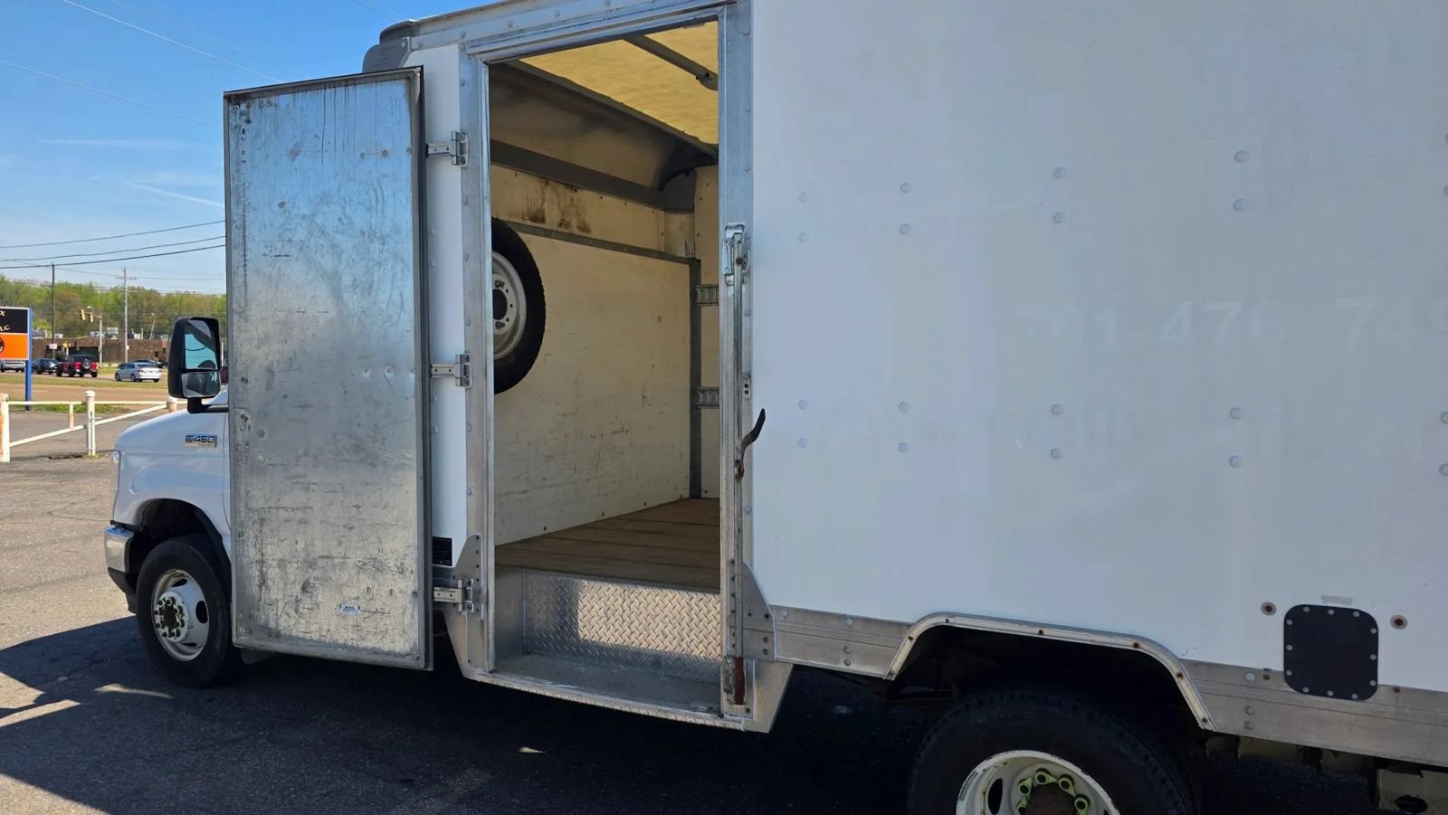 Used 2021 Ford E-450 and Econoline 450 Super Duty RWD image 17
