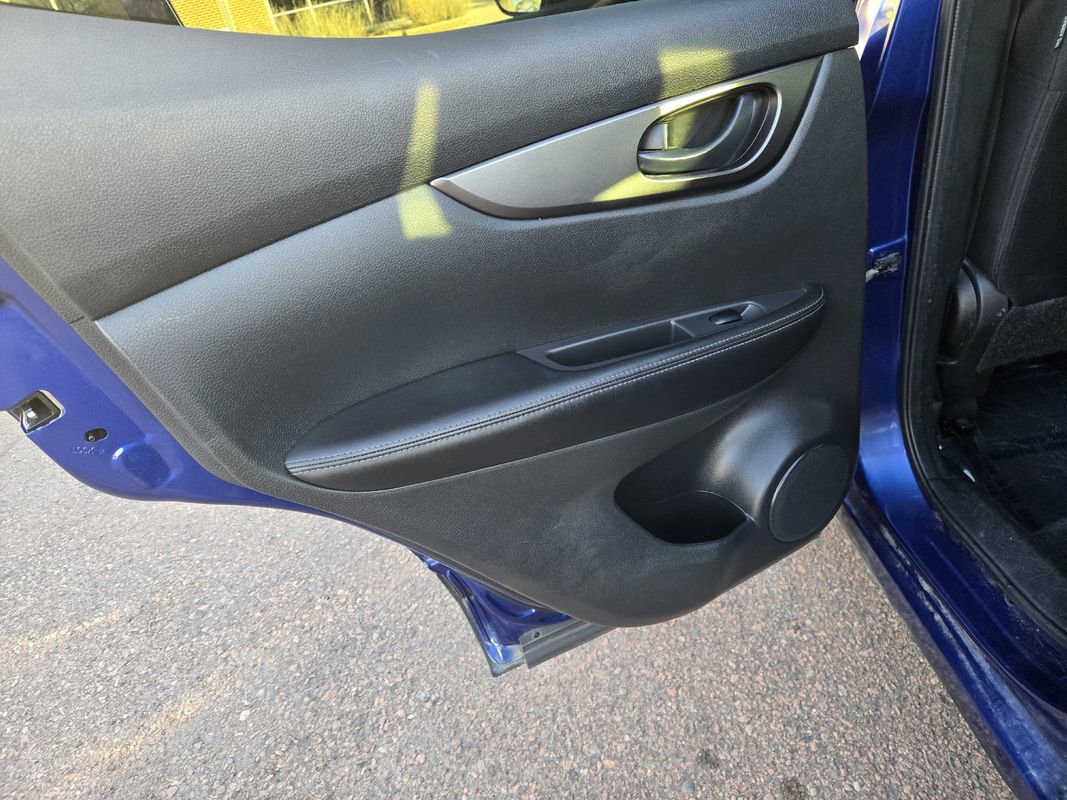 Used 2020 Nissan Rogue Sport S image 18