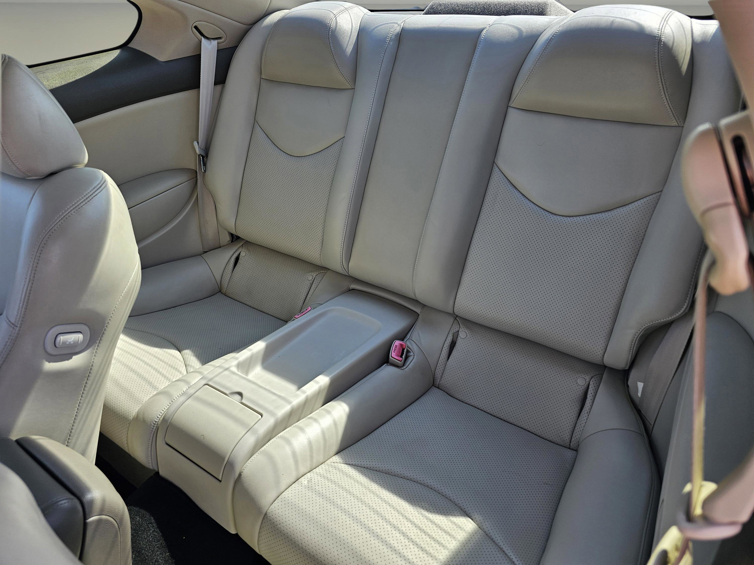 Used 2012 INFINITI G37 Journey w/ Premium Pkg image 16