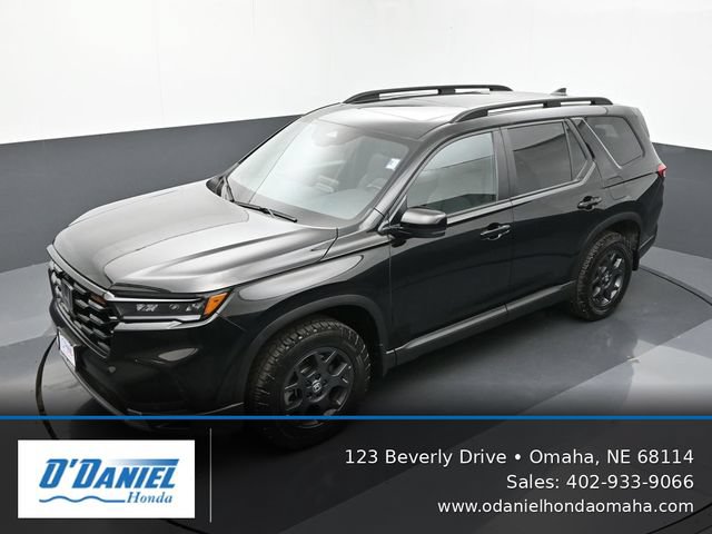 Used 2025 Honda Pilot TrailSport image 16