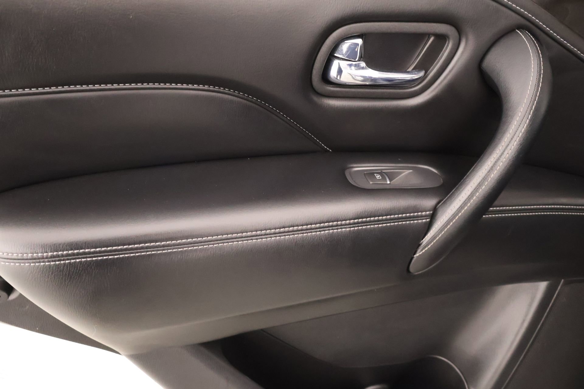 Used 2024 INFINITI QX80 Luxe image 19