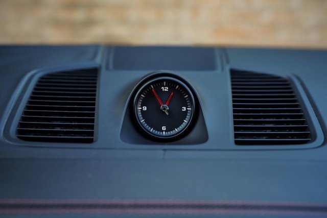 Used 2023 Porsche Cayenne Platinum Edition image 29