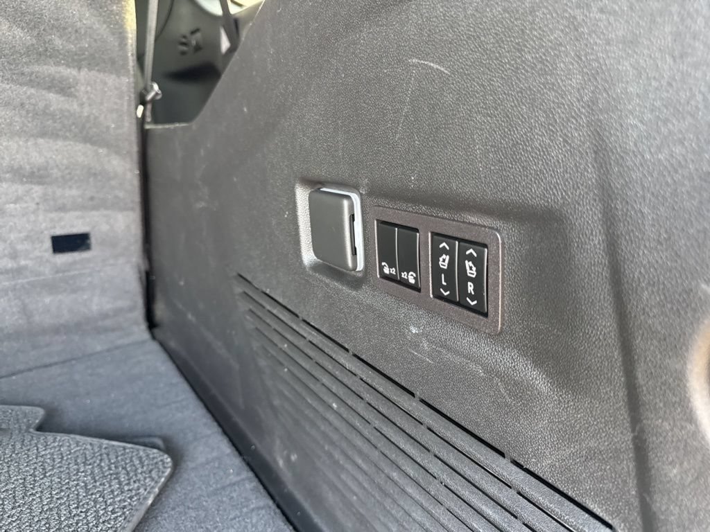 Used 2023 GMC Yukon XL Denali AWD/4WD image 20