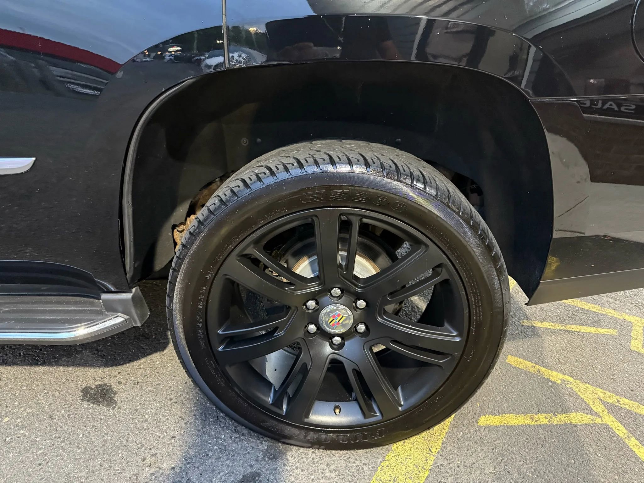 Used 2016 Cadillac Escalade Luxury image 38