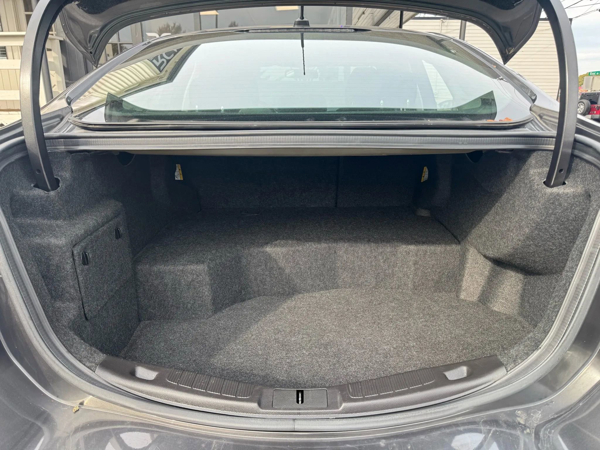 Used 2015 Ford Fusion SE image 18