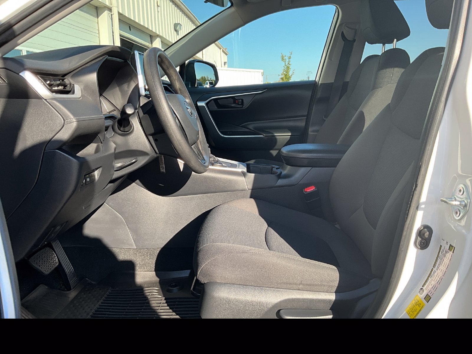 Used 2024 Toyota RAV4 LE AWD/4WD image 10