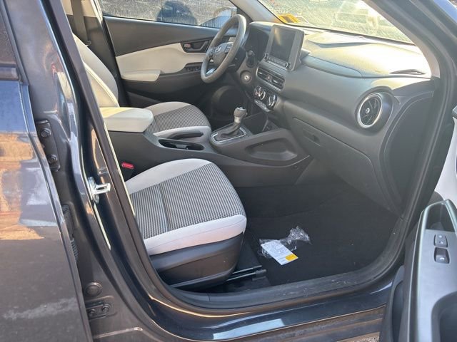 Used 2023 Hyundai Kona SE image 10
