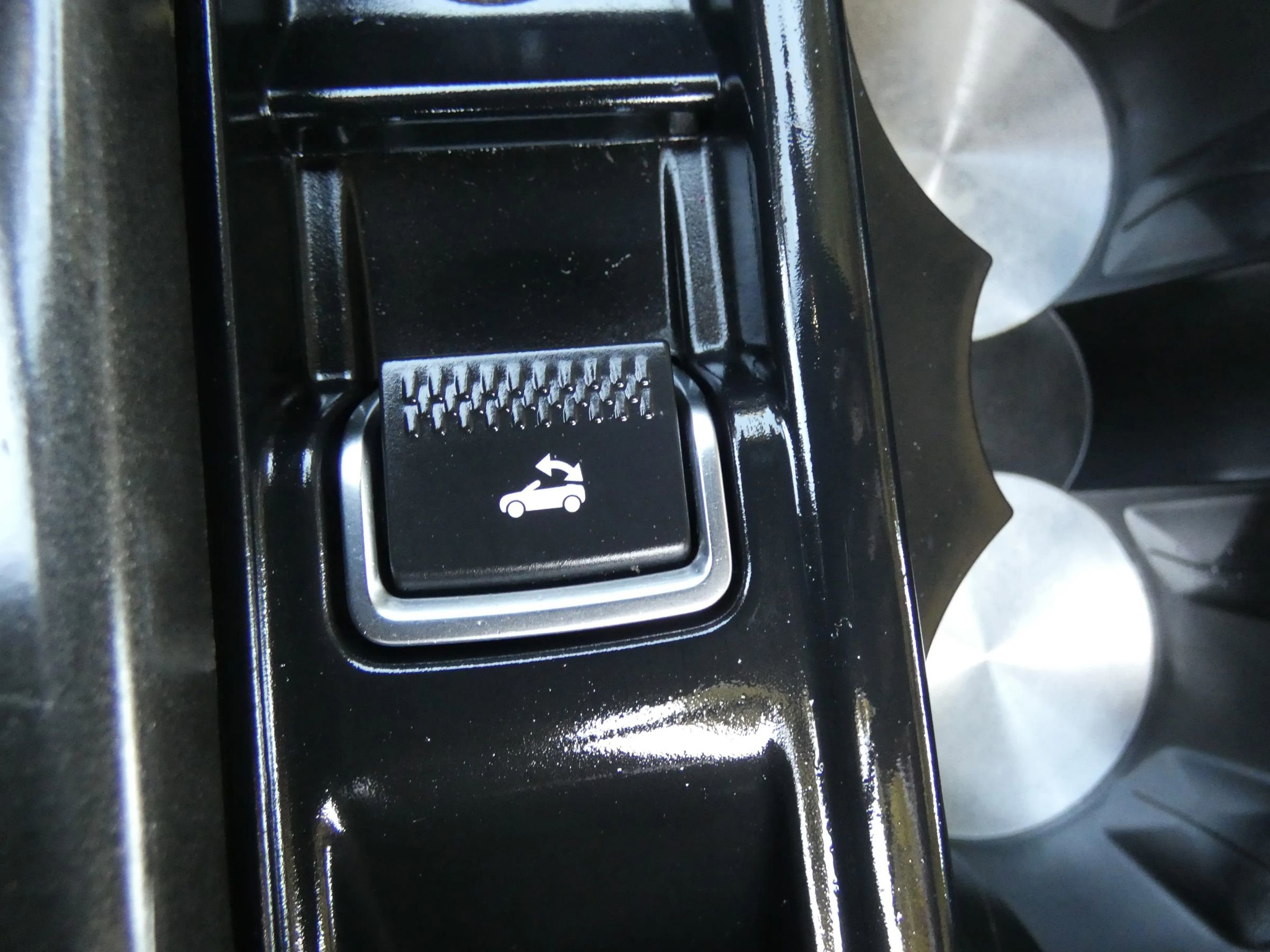 Used 2018 Land Rover Range Rover Evoque SE Dynamic image 62