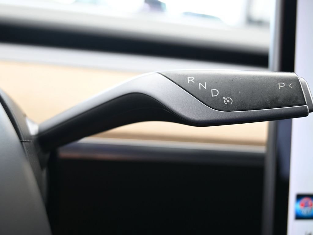 Used 2022 Tesla Model 3 Standard Range image 25