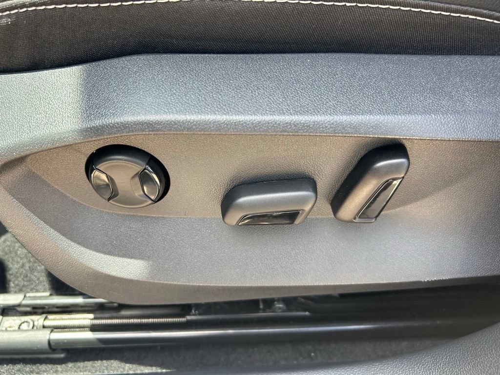 Certified 2022 Volkswagen Taos SE AWD/4WD image 56