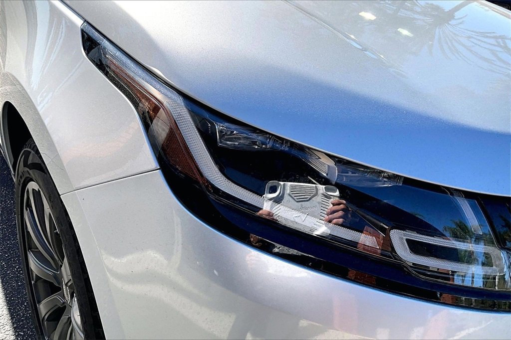 Used 2021 Land Rover Range Rover Velar R-Dynamic S image 30