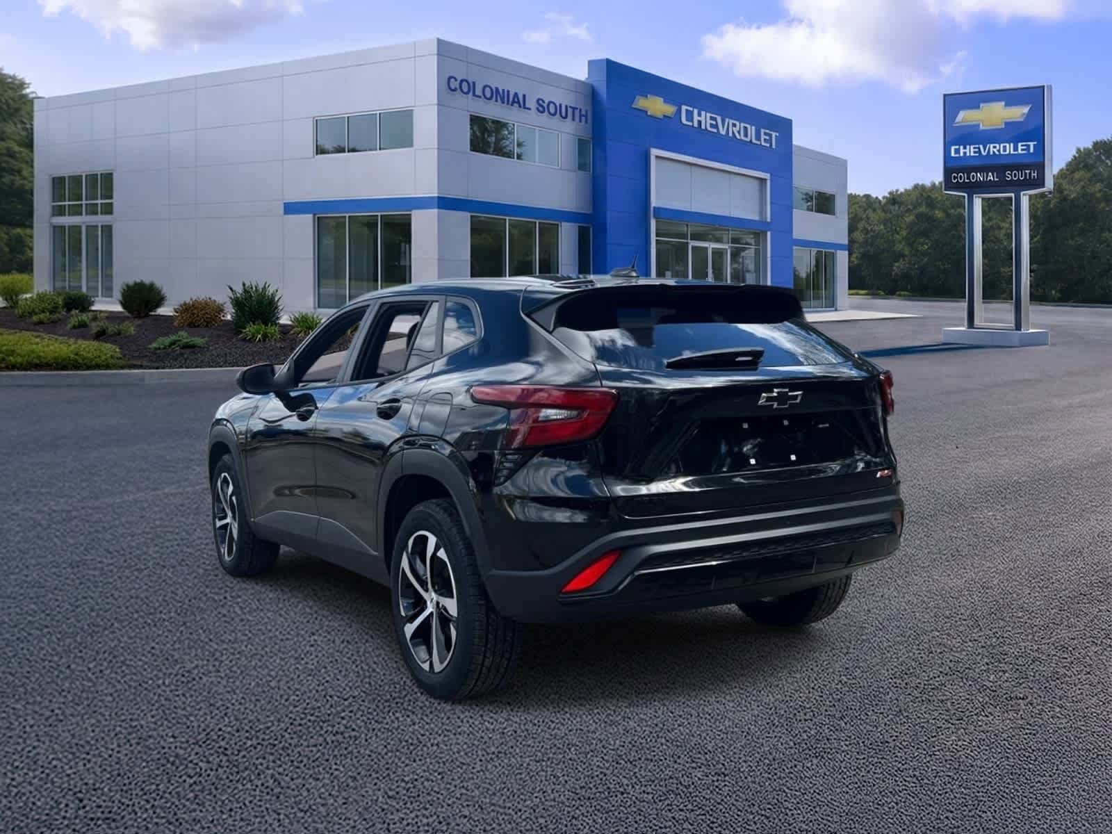 Certified 2024 Chevrolet Trax RS w/ Driver Confidence Package image 4