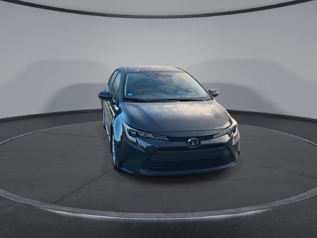 Used 2025 Toyota Corolla LE FWD image 3