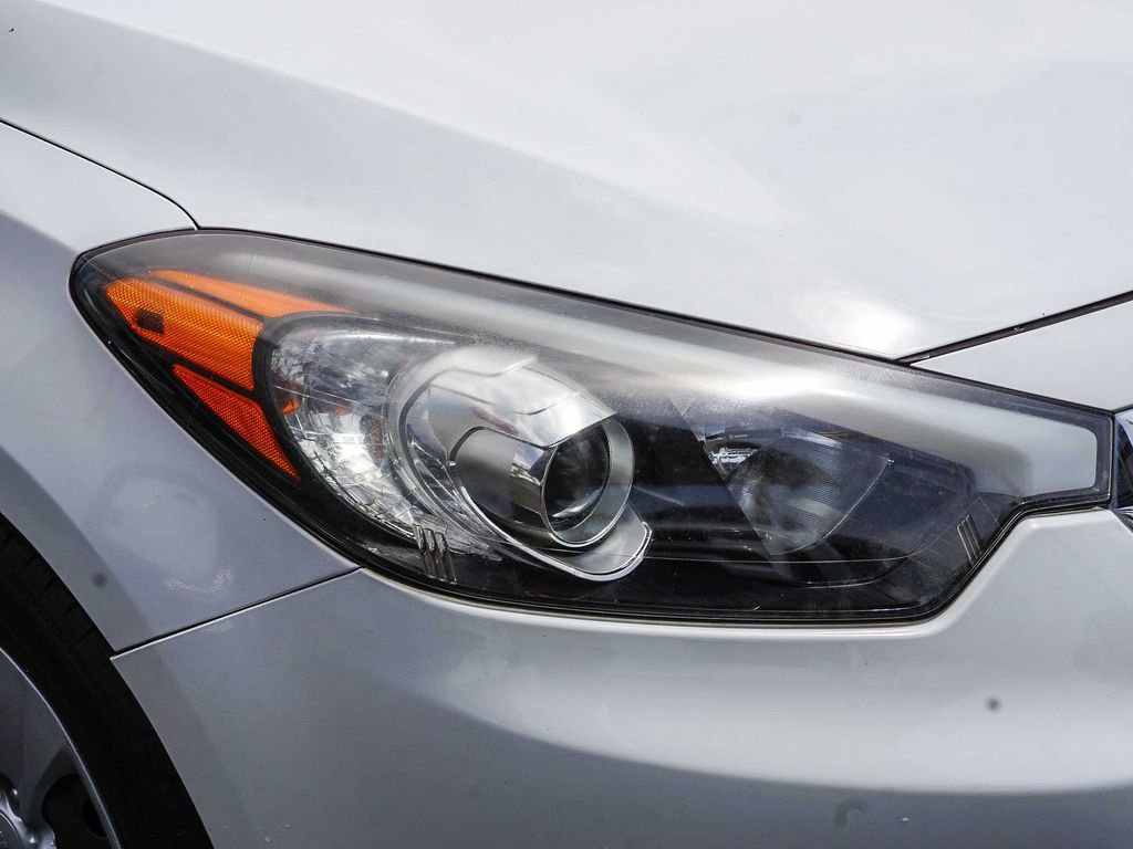 Used 2016 Kia Forte LX FWD image 11