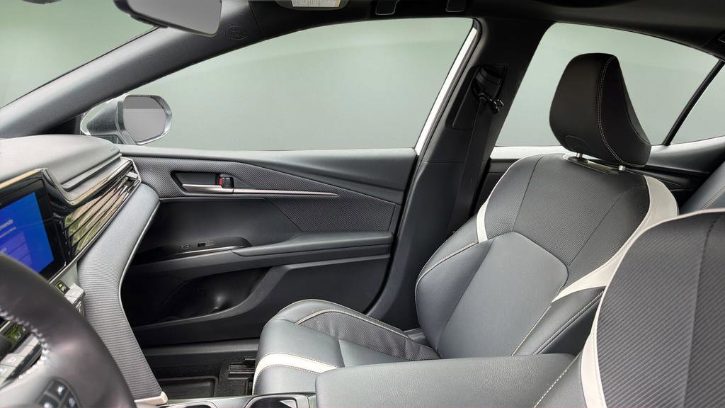 Used 2026 Toyota Camry SE w/ Convenience Package FWD image 13