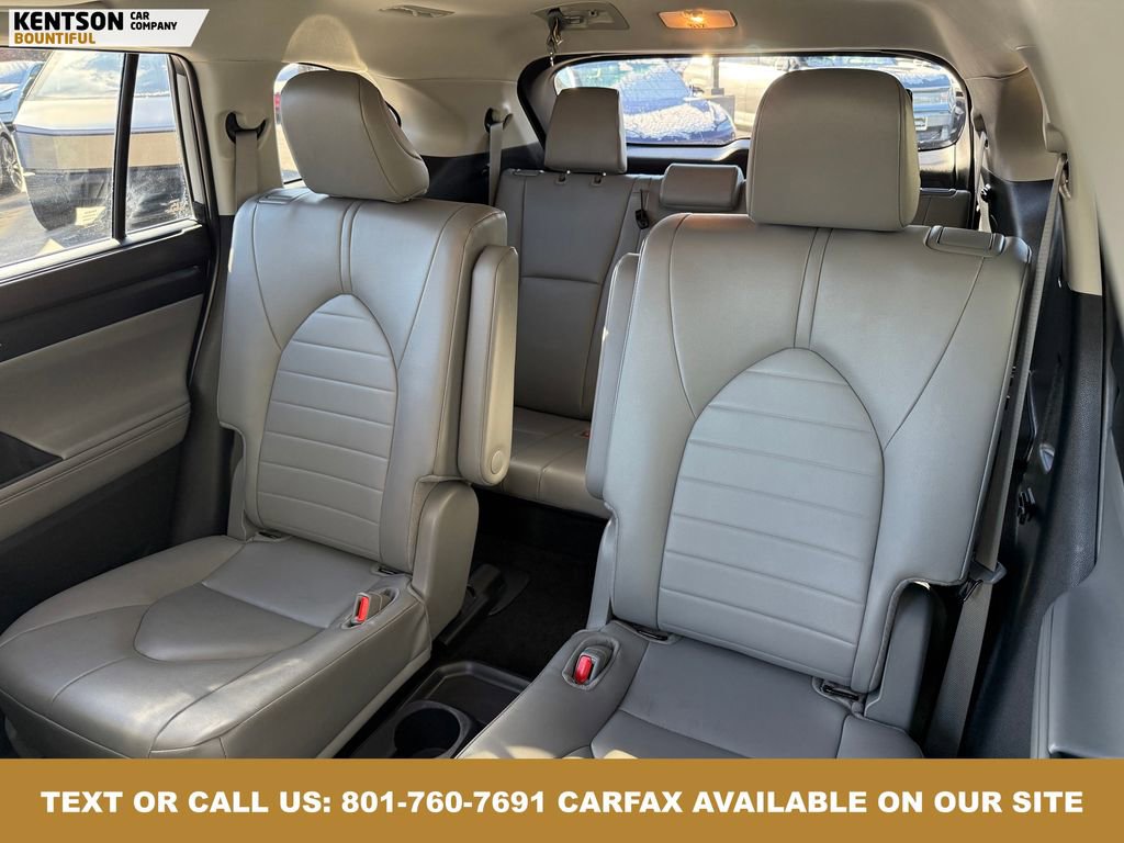 Used 2025 Toyota Highlander XLE image 33