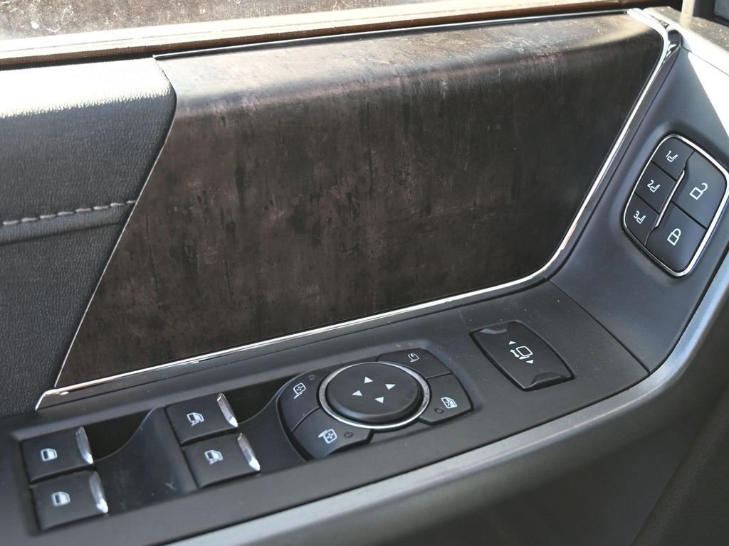New 2026 Ford F250 Lariat w/ Black Appearance Package image 43