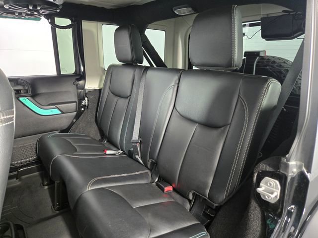 Used 2015 Jeep Wrangler Unlimited Sahara w/ Max Tow Package image 16
