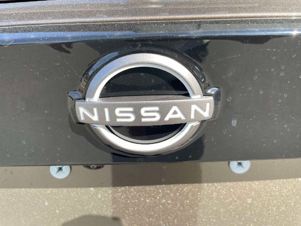 New 2027 Nissan Kicks SR w/ Cold Weather Package FWD image 13