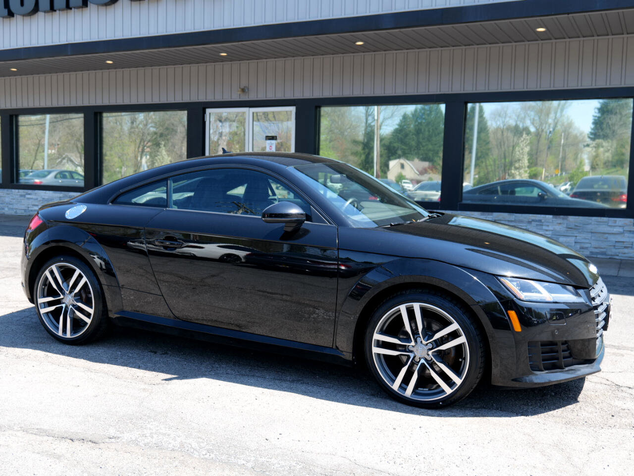 Used 2018 Audi TT 2.0T w/ Technology Package image 3