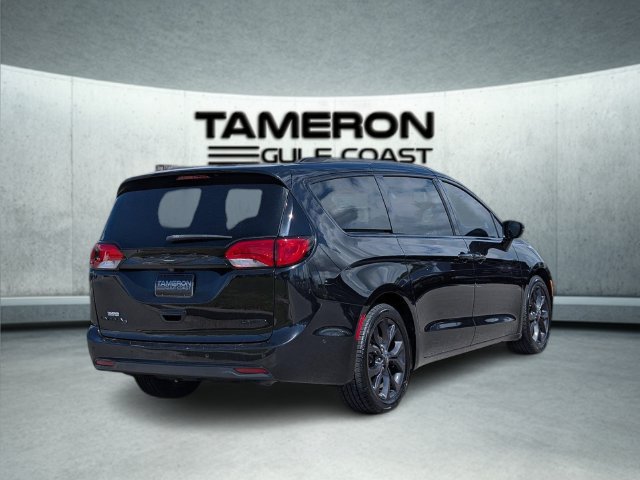 Used 2019 Chrysler Pacifica Limited w/ Advanced Safetytec Group FWD image 7
