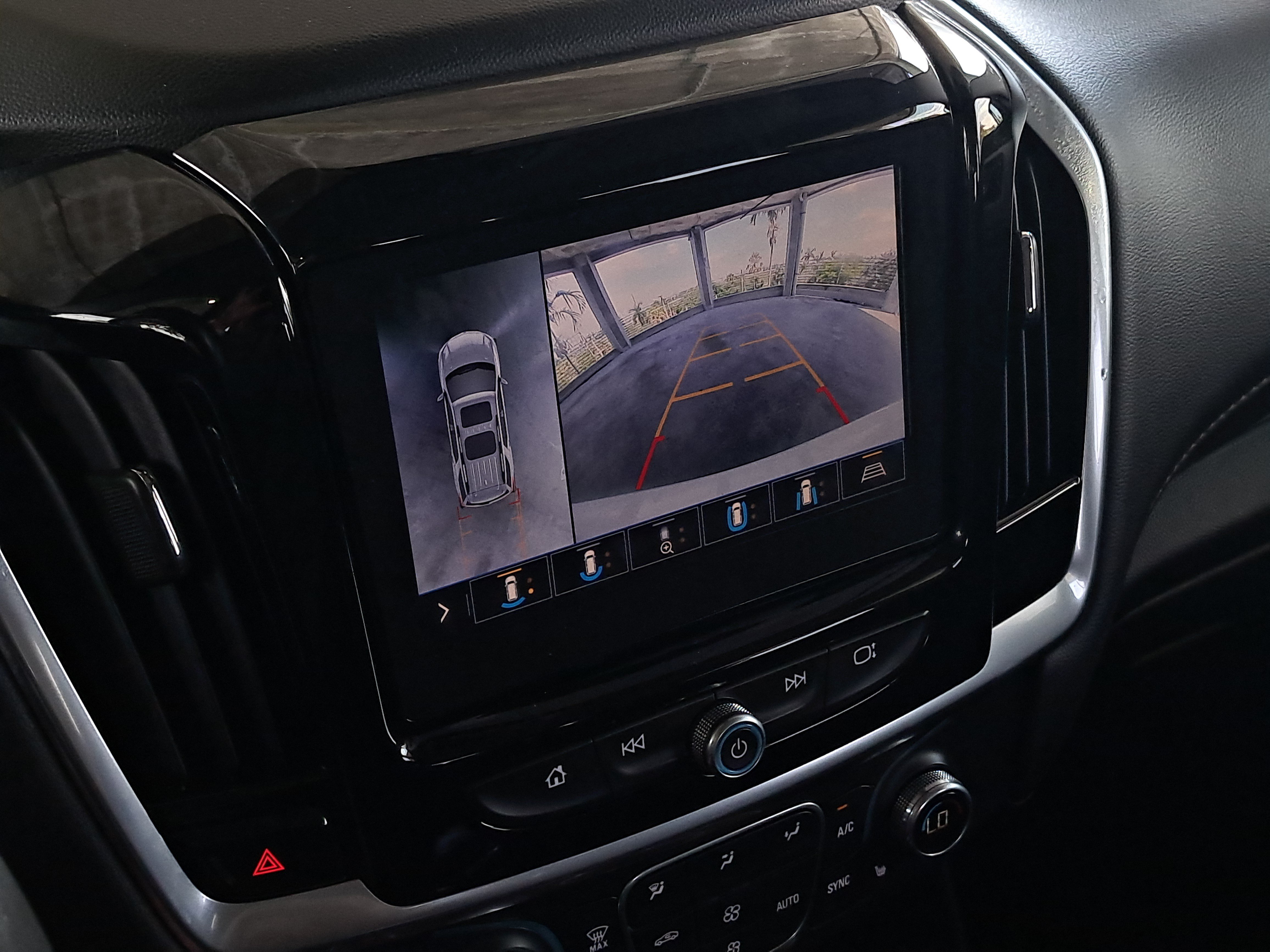 Used 2020 Chevrolet Traverse RS FWD image 26