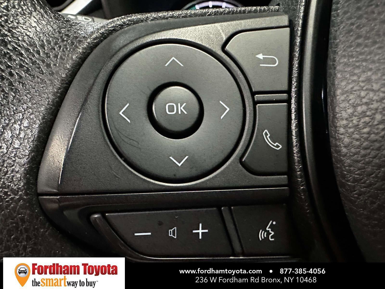 Used 2022 Toyota RAV4 LE AWD/4WD image 29