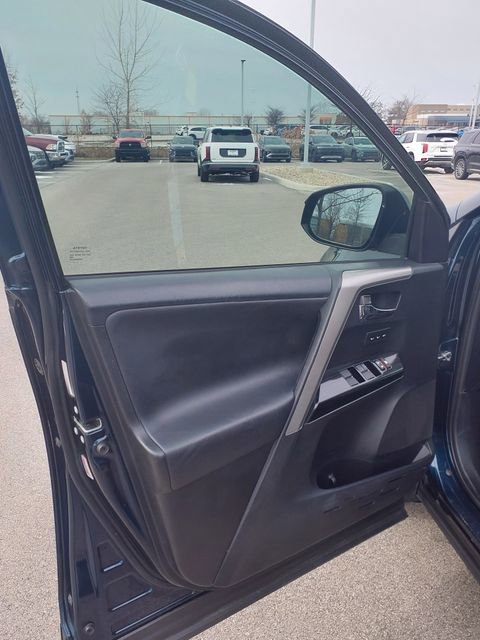 Used 2017 Toyota RAV4 Limited image 17