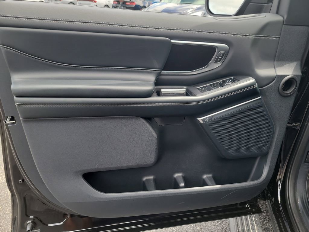 Used 2026 Ford Expedition Platinum w/ Stealth Performance Package image 17