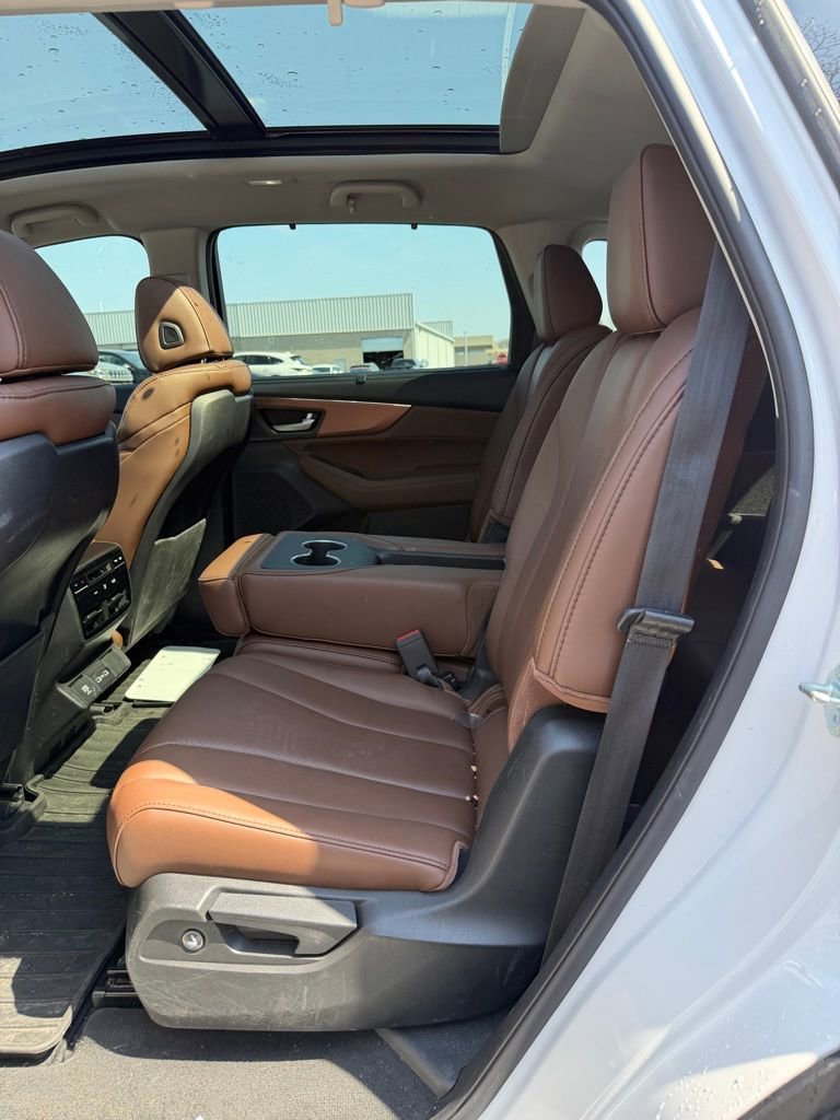 Certified 2024 Acura MDX SH-AWD w/ Technology Package image 12