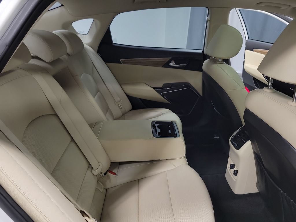 Used 2017 Kia Cadenza Technology FWD image 33