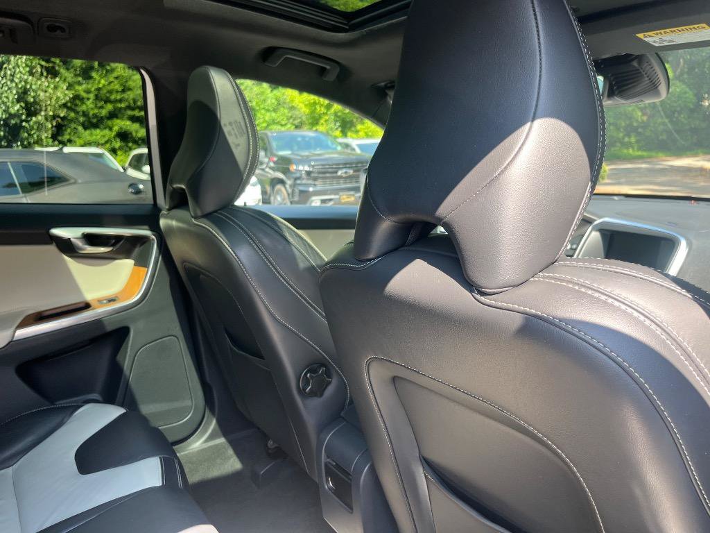 Used 2015 Volvo XC60 T6 Platinum FWD image 33