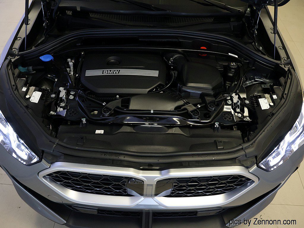 Certified 2026 BMW X2 xDrive28i AWD/4WD image 39