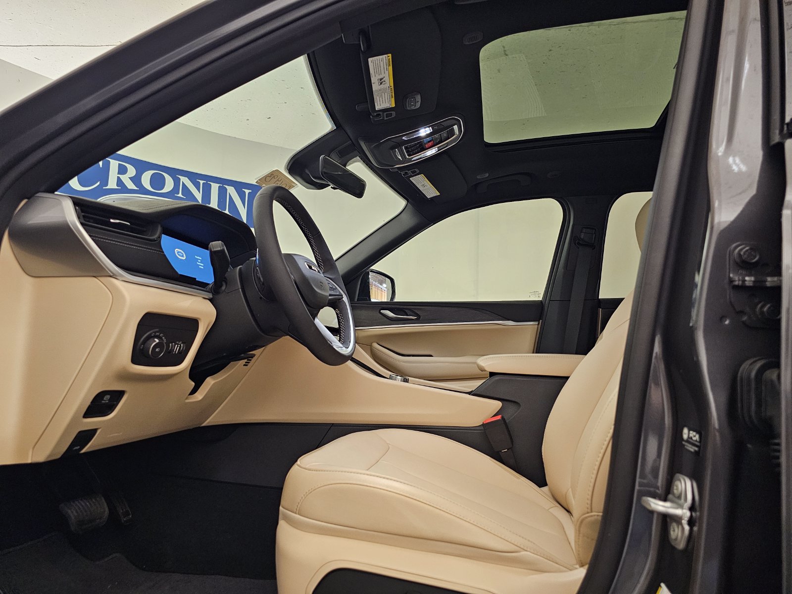 New 2026 Jeep Grand Cherokee Limited w/ Limited Altitude Package AWD/4WD image 6