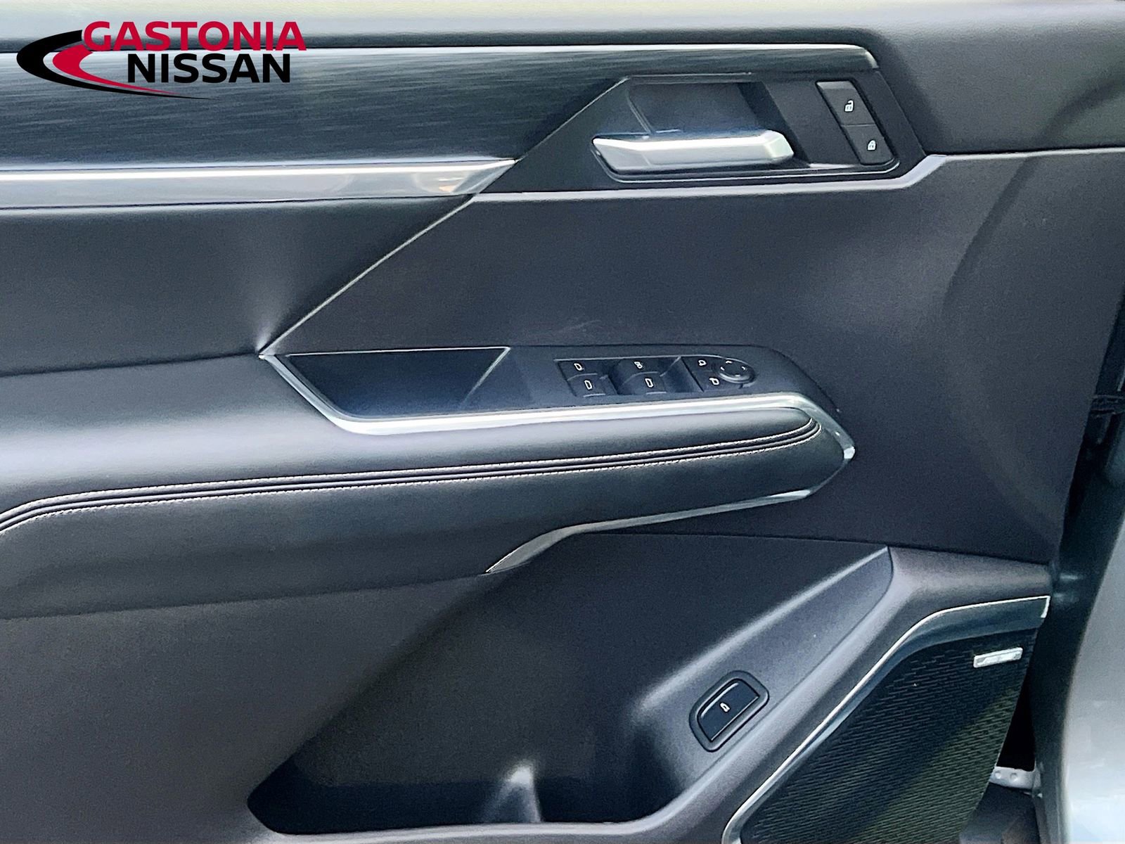 Used 2025 GMC Acadia Elevation image 23