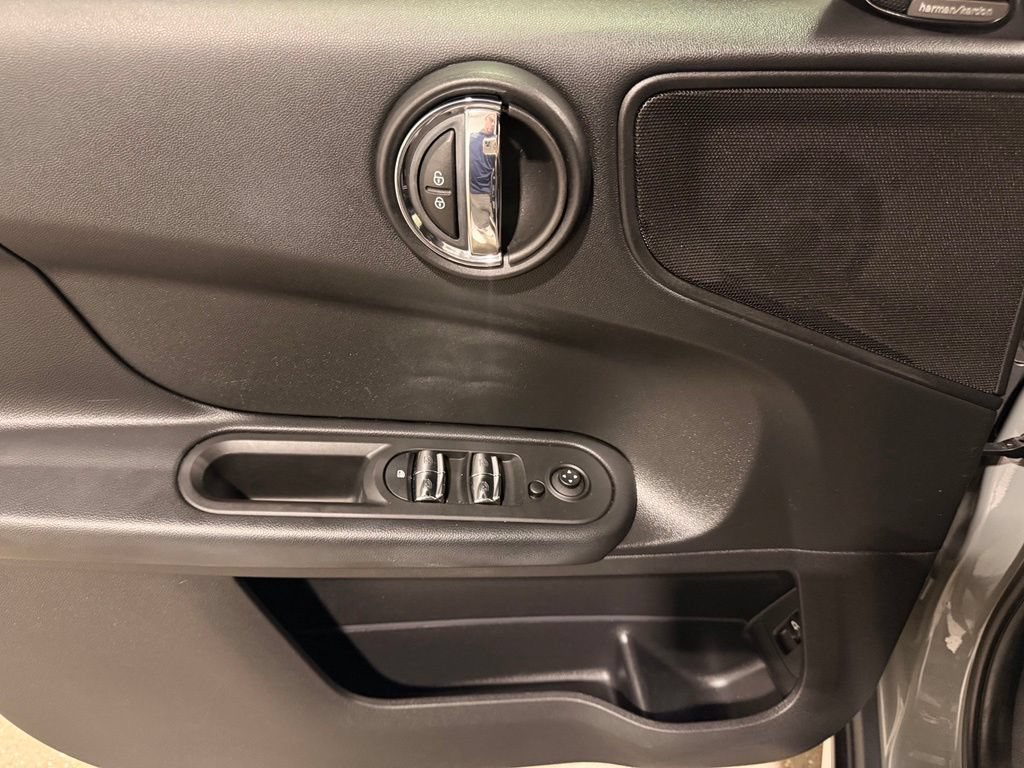 Used 2017 MINI Cooper Countryman FWD image 12