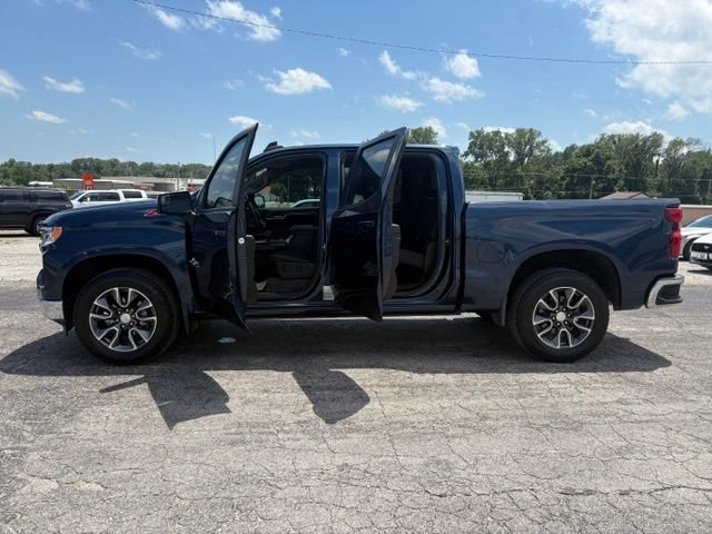 Used 2022 Chevrolet Silverado 1500 LT AWD/4WD image 23