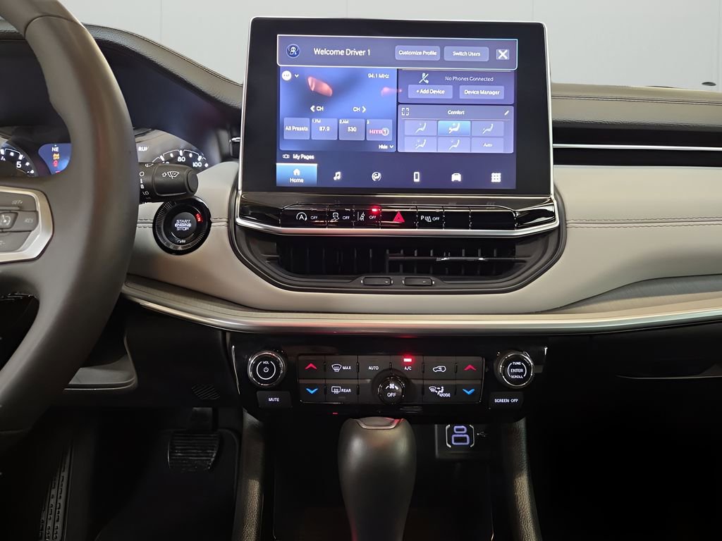 Used 2025 Jeep Compass Limited image 16