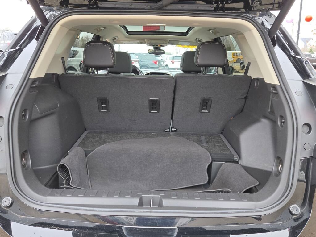 Used 2024 GMC Terrain Denali w/ Denali Premium Package image 14