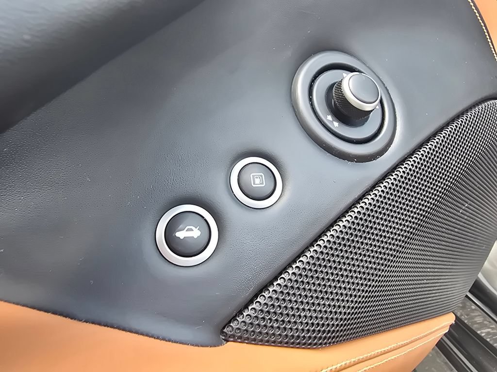 Used 2015 Ferrari California T RWD image 23