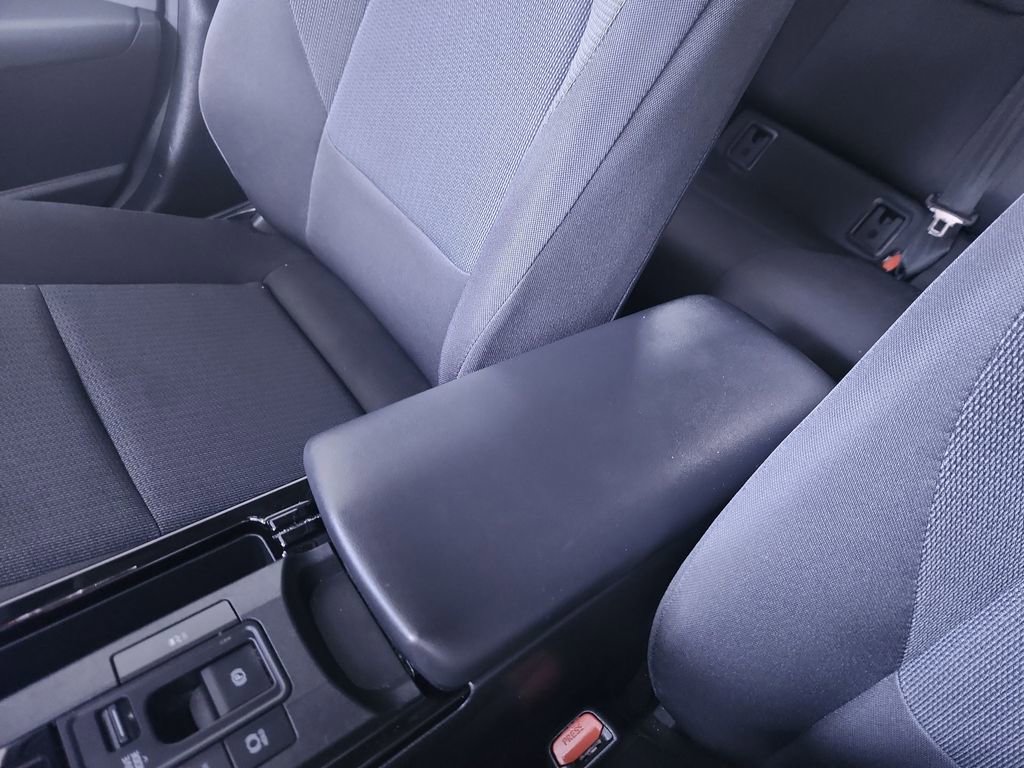 Used 2023 Toyota Prius LE FWD image 20