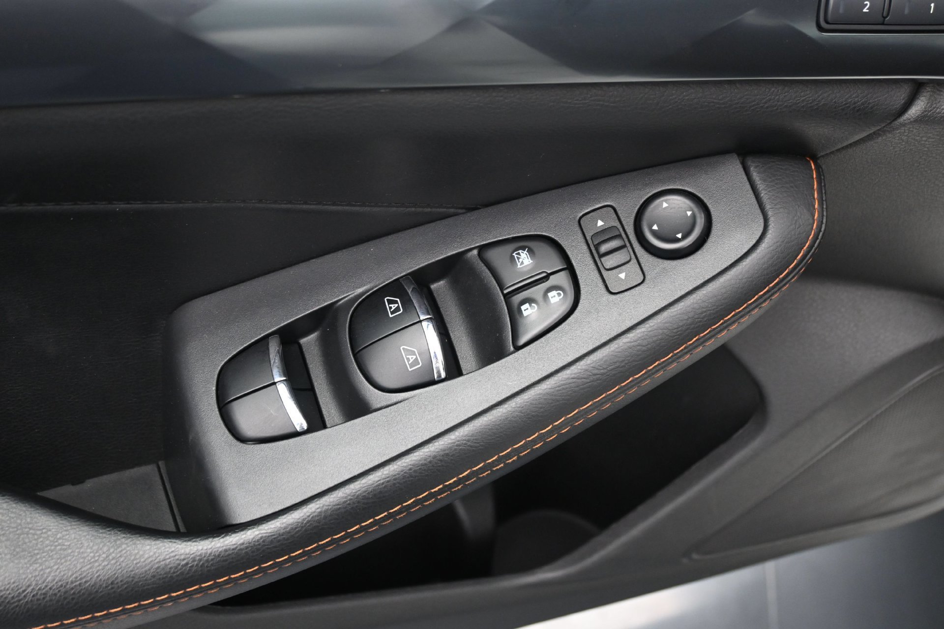 Used 2021 Nissan Maxima SR FWD image 17