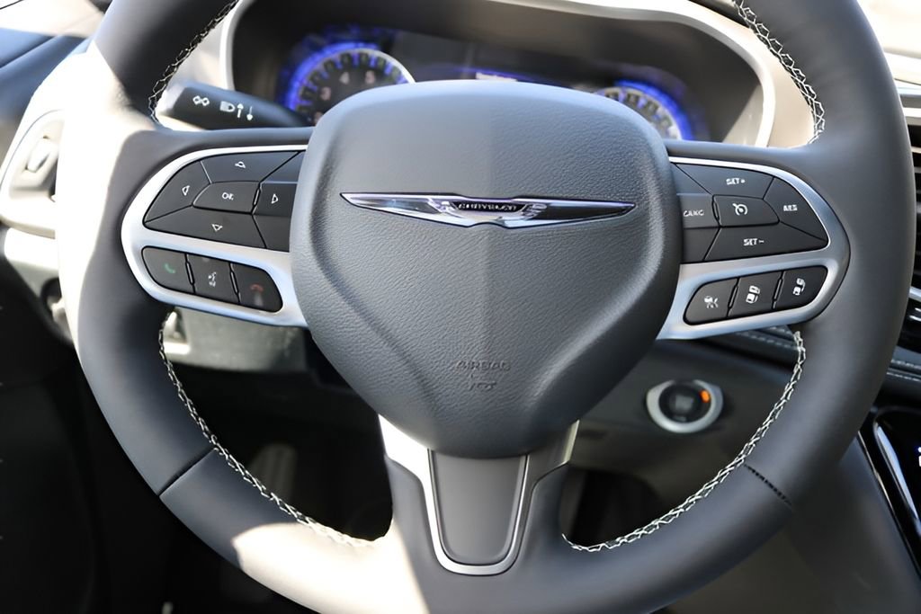 New 2026 Chrysler Pacifica Select FWD image 22