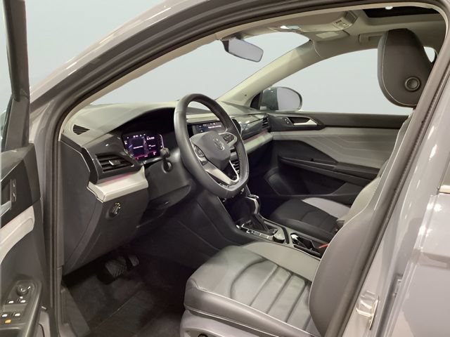 Certified 2024 Volkswagen Taos SEL AWD/4WD image 10